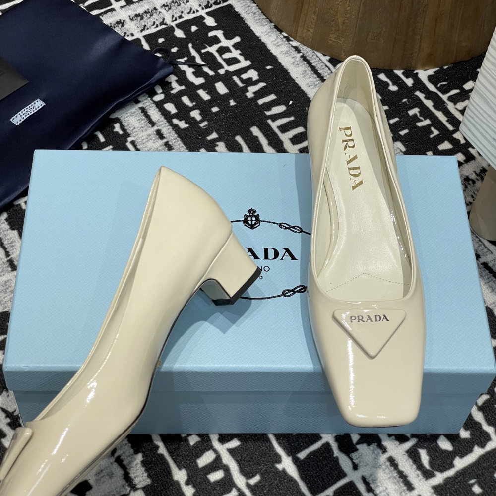 高仿Prada*1l628B方頭粗跟單鞋3.5CM白色免檢版
