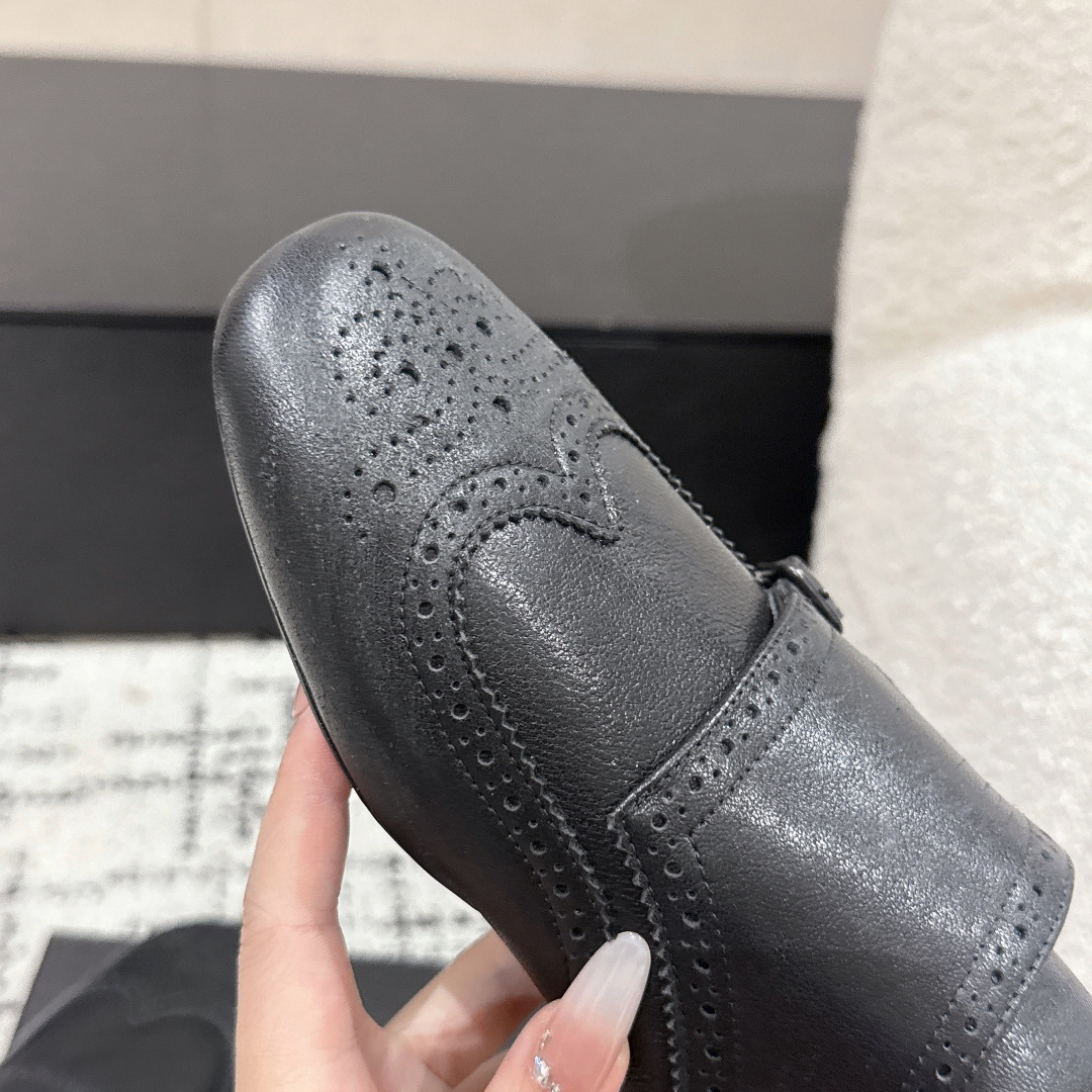 高仿Prada*2EG469A小牛皮懶人鞋黑色免檢版