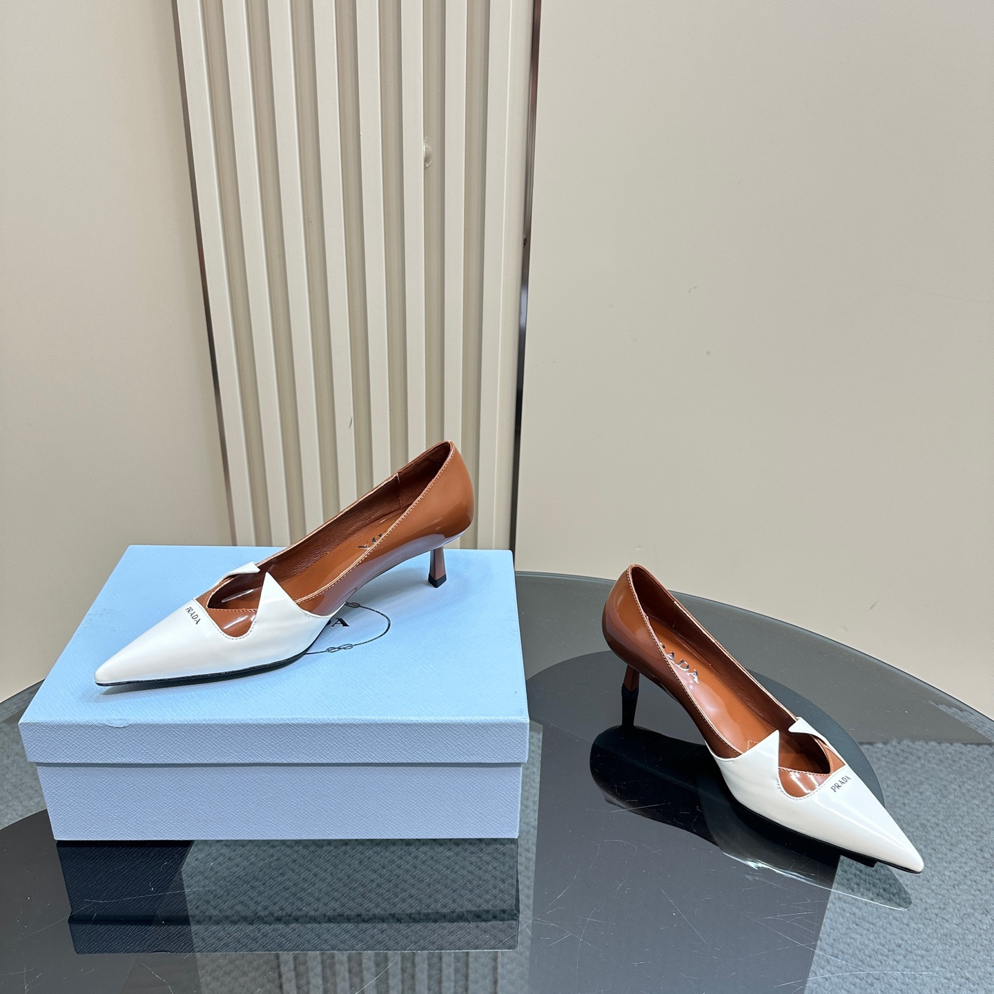 高仿Prada*1I976C尖頭走秀款高踭鞋5.5CM棕色免檢版
