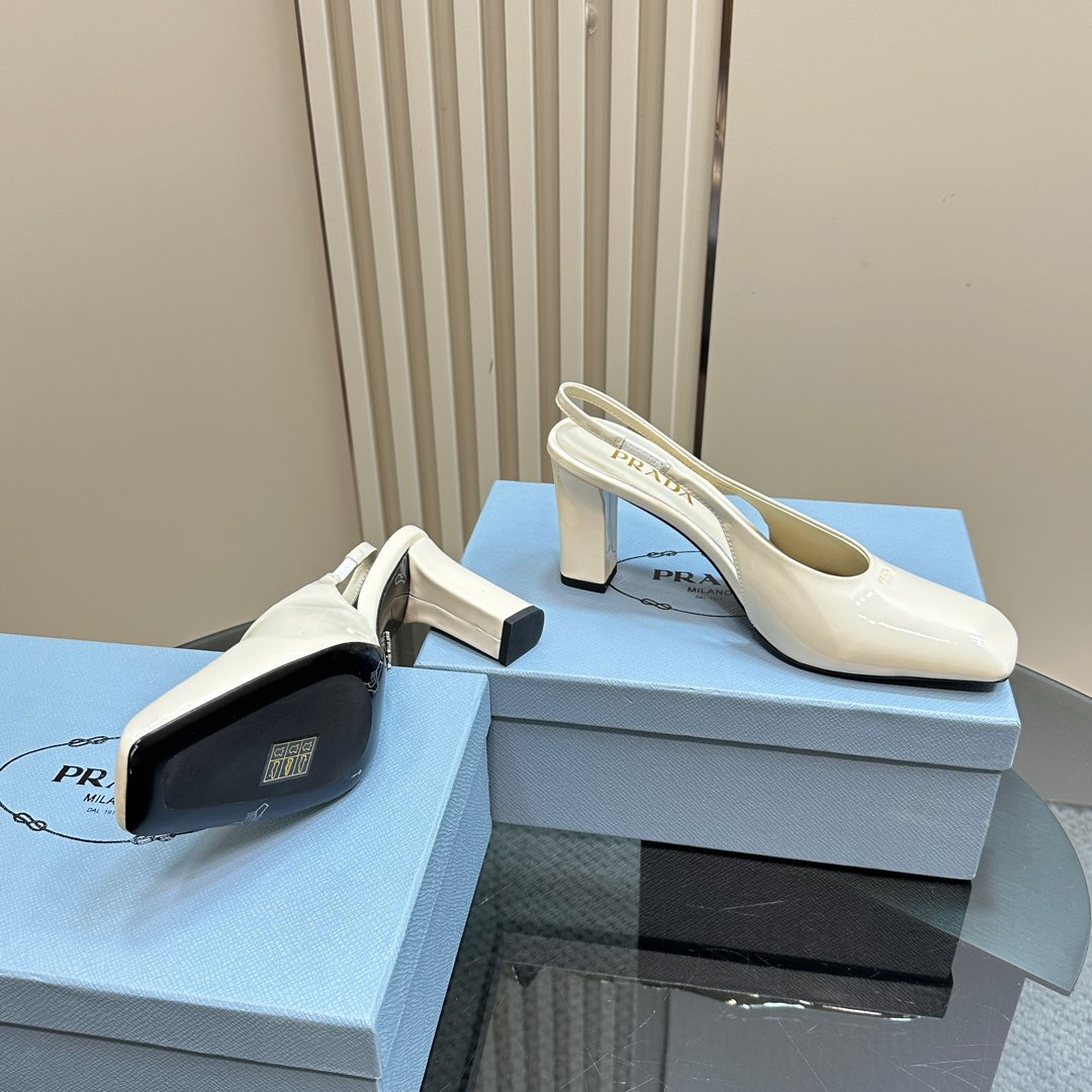 高仿Prada*1I838B方頭粗踭露跟鞋8.5CM漆皮白色免檢版