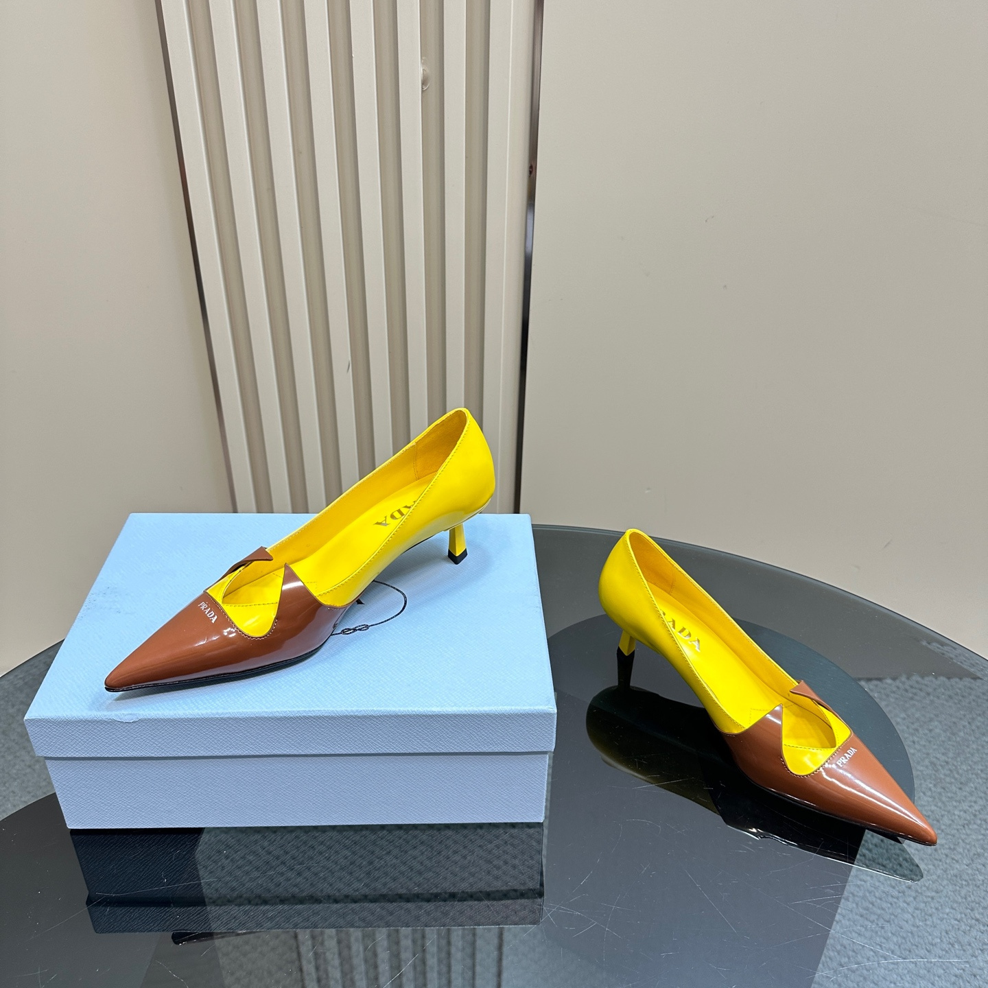 高仿Prada*1I976B尖頭走秀款高踭鞋5.5CM黃色免檢版
