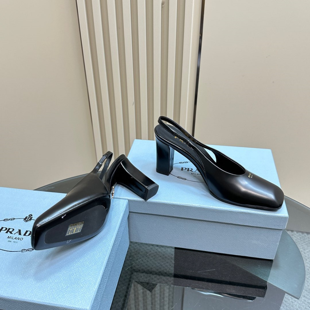 高仿Prada*1I838M方頭粗踭露跟鞋8.5CM小牛皮黑色免檢版