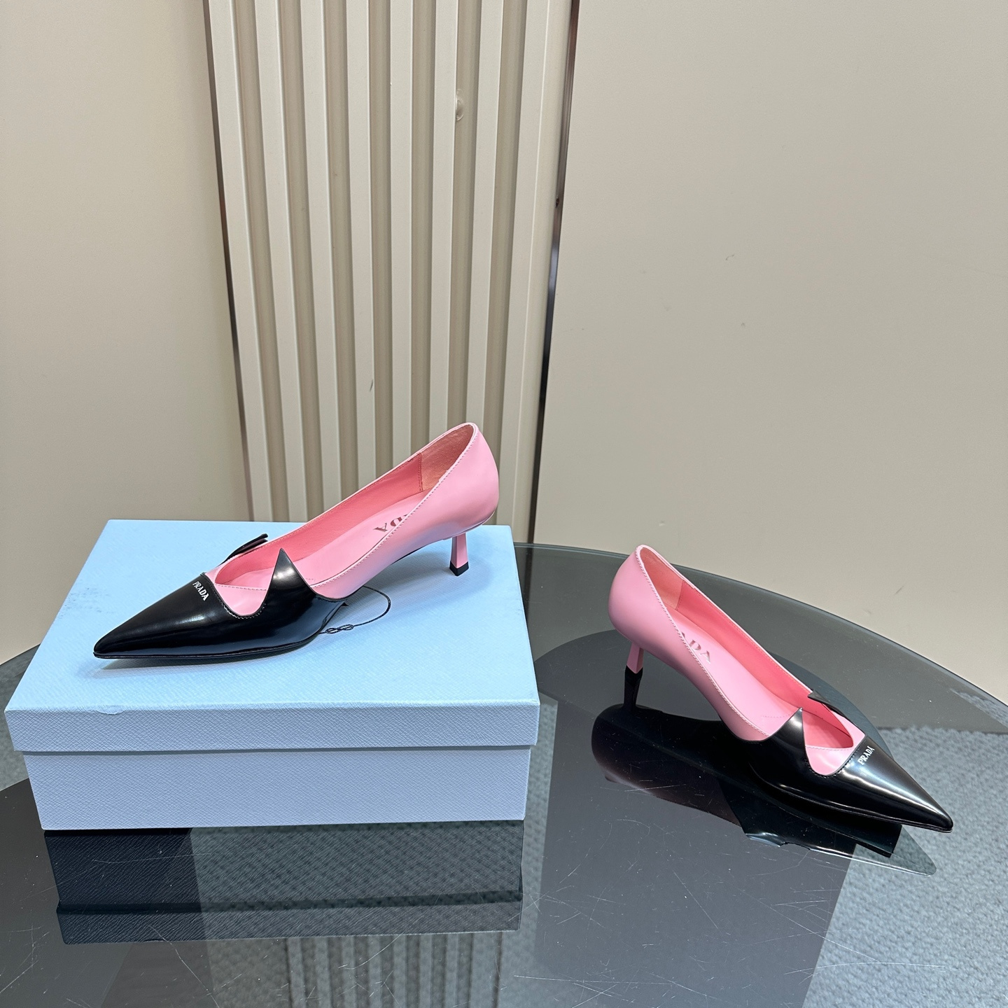 高仿Prada*1I976F尖頭走秀款高踭鞋5.5CM粉色免檢版