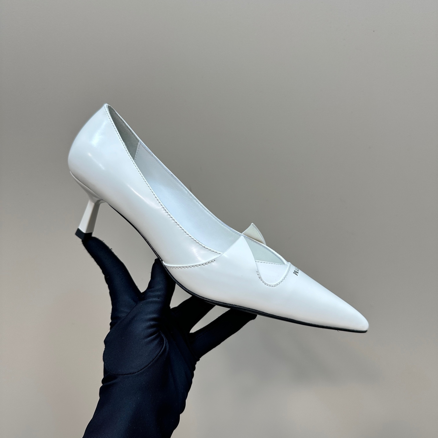 高仿Prada*1I976M尖頭走秀款高踭鞋5.5CM白色免檢版