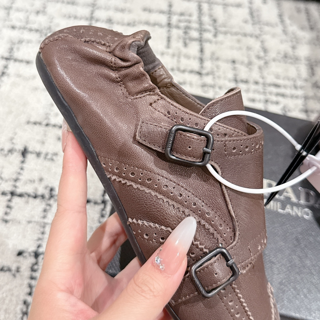高仿Prada*2EG469B小牛皮懶人鞋朱潤色免檢版