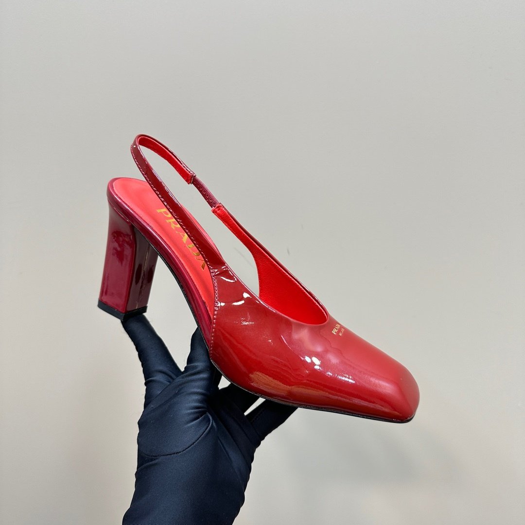 高仿Prada*1I838C方頭粗踭露跟鞋8.5CM漆皮紅色免檢版