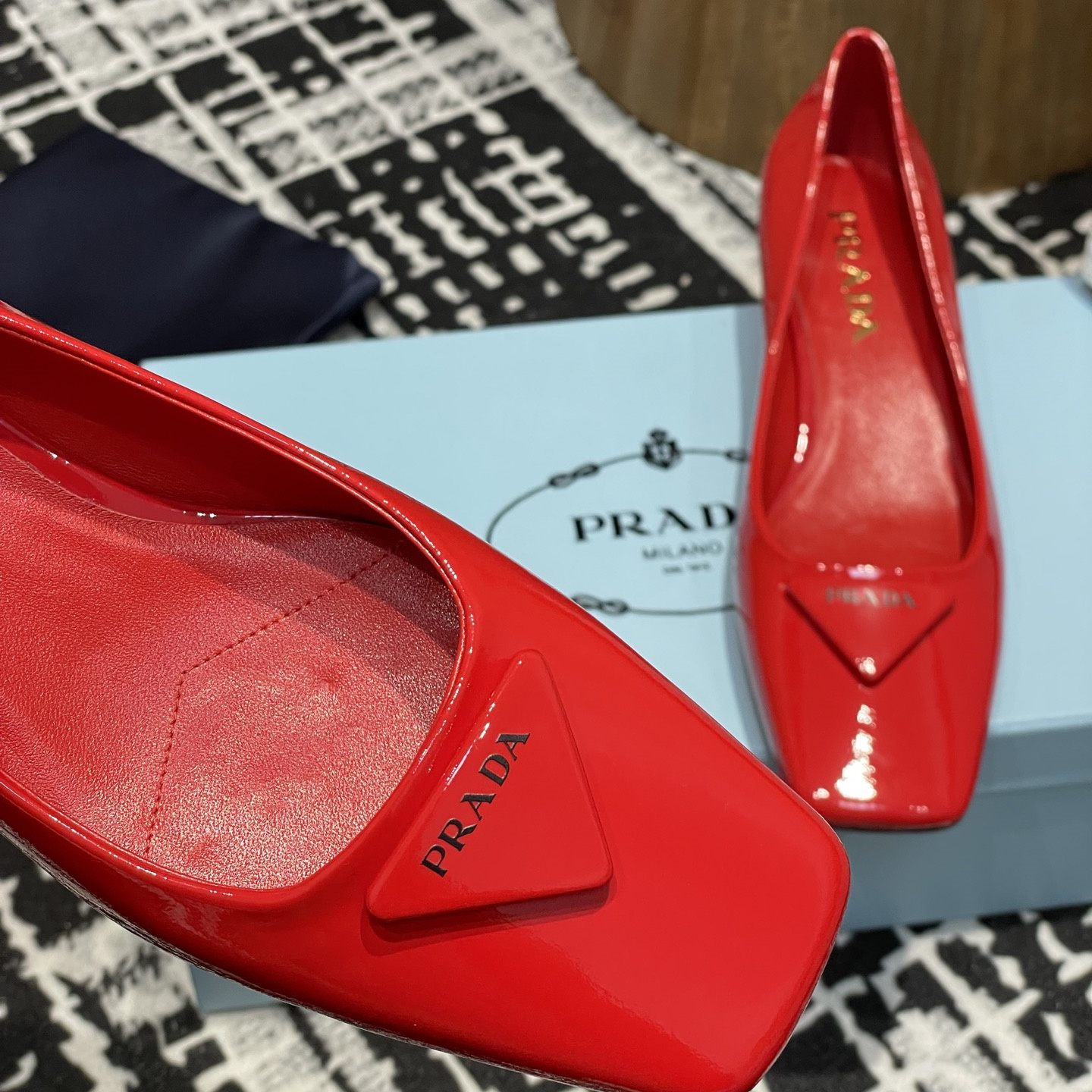 高仿Prada*1l628M方頭粗跟單鞋3.5CM紅色免檢版