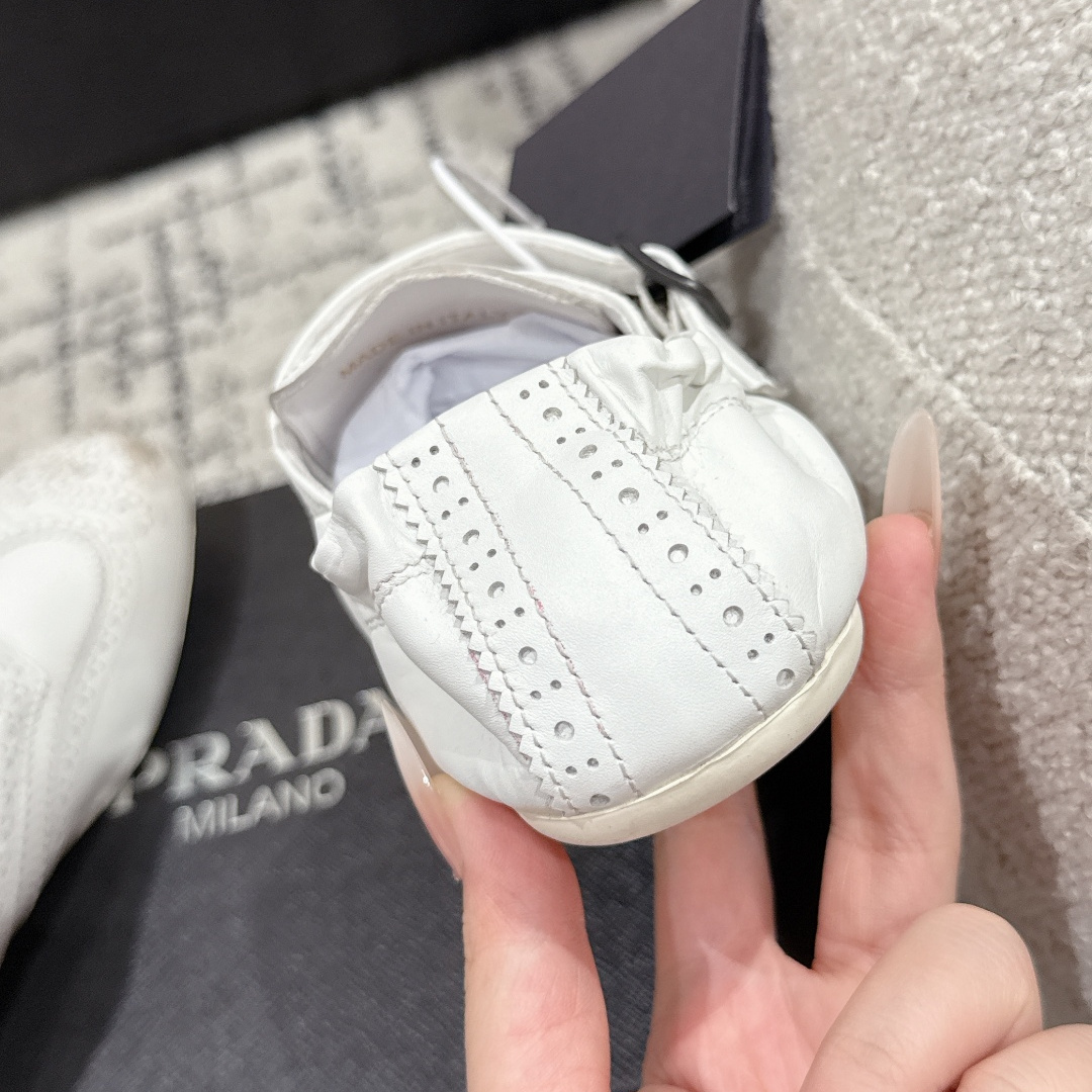 高仿Prada*2EG469C小牛皮懶人鞋白色免檢版