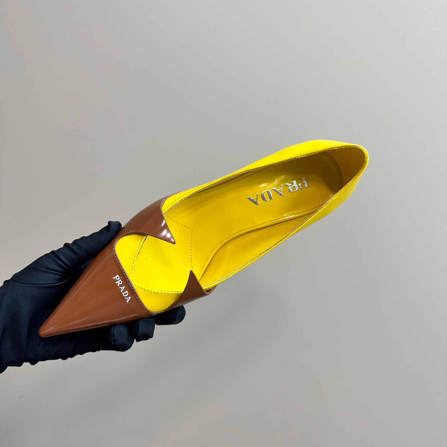高仿Prada*1I976B尖頭走秀款高踭鞋5.5CM黃色免檢版