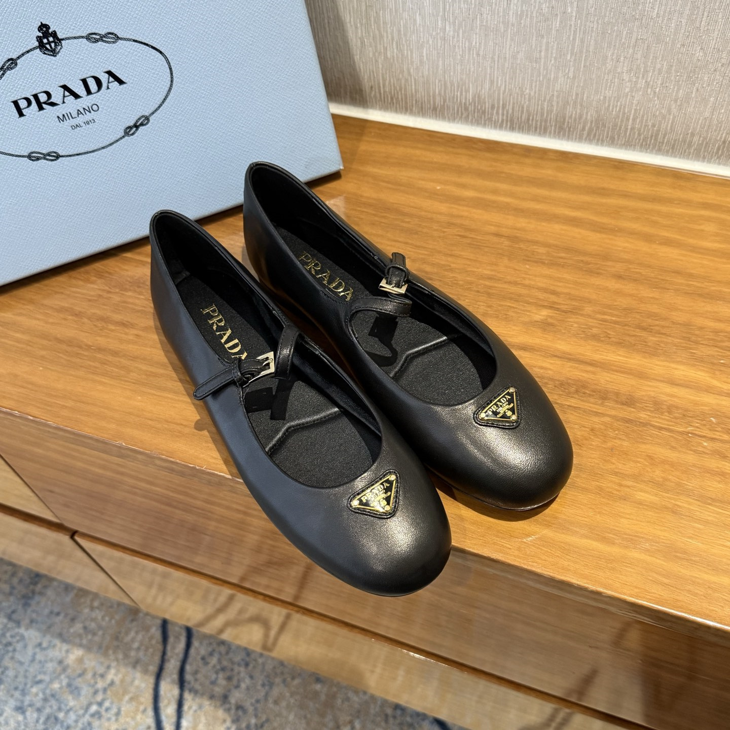 高仿Prada*NewArrival系列1F567N平底瑪麗珍鞋小牛皮黑色免檢版