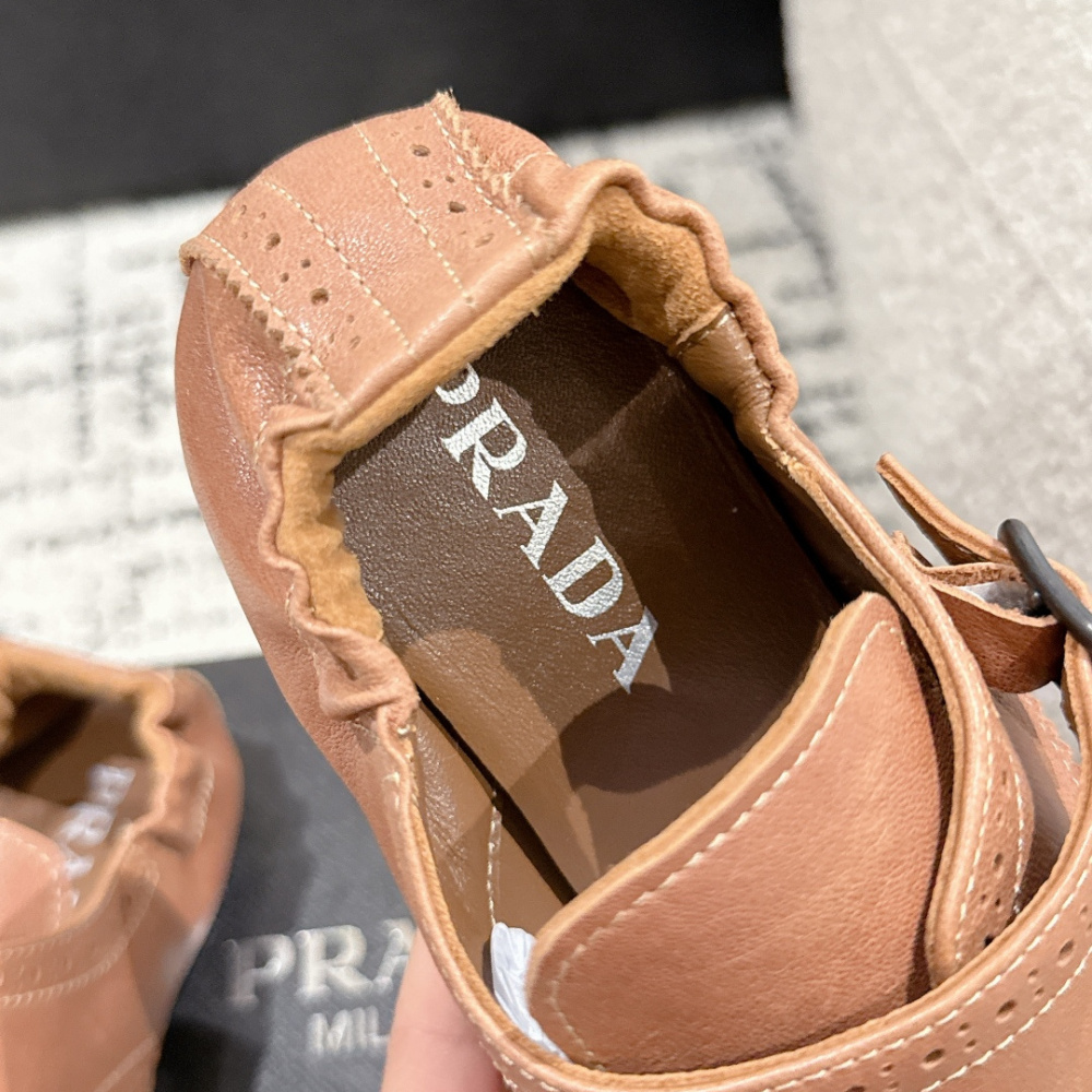 高仿Prada*2EG469D小牛皮懶人鞋棕色免檢版