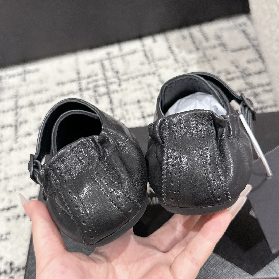 高仿Prada*2EG469A小牛皮懶人鞋黑色免檢版