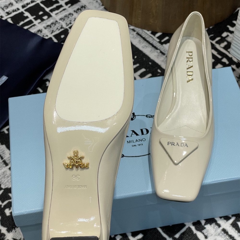 高仿Prada*1l628B方頭粗跟單鞋3.5CM白色免檢版