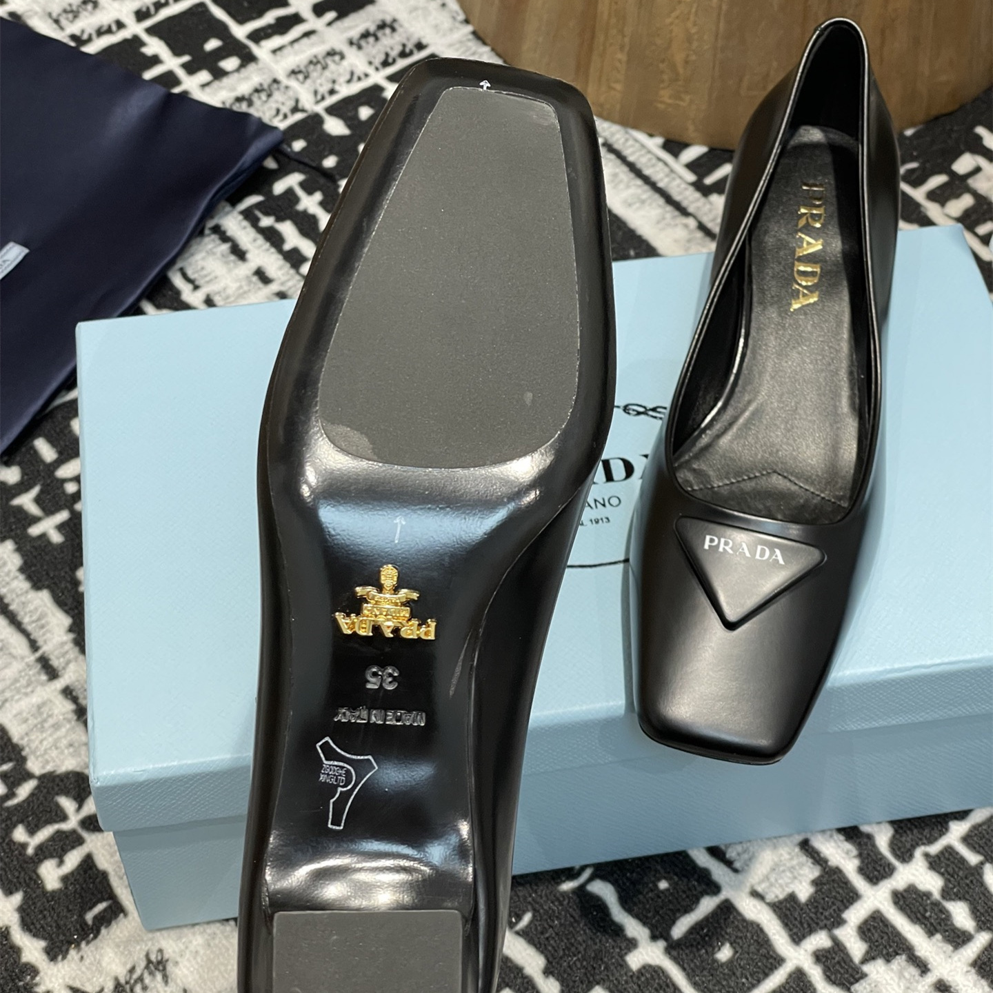 高仿Prada*1l628N方頭粗跟單鞋3.5CM黑色免檢版