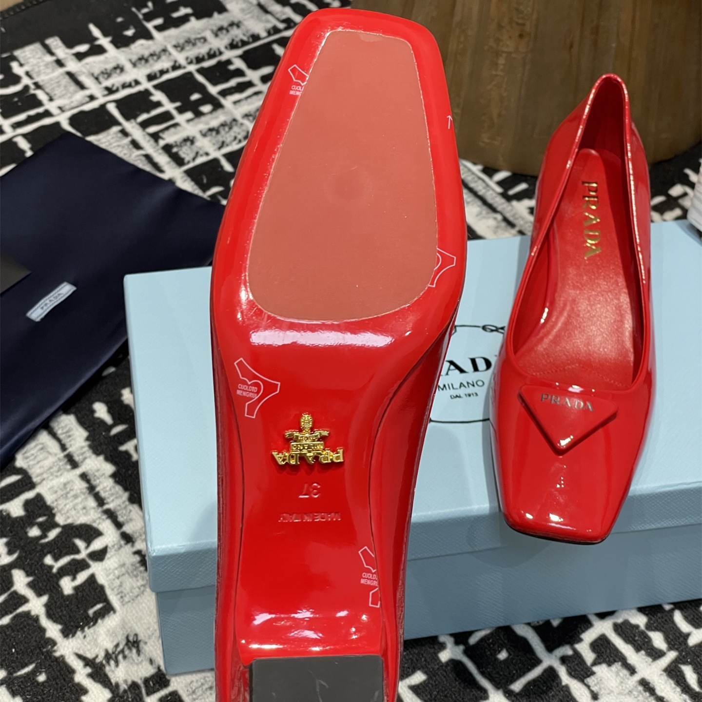 高仿Prada*1l628M方頭粗跟單鞋3.5CM紅色免檢版