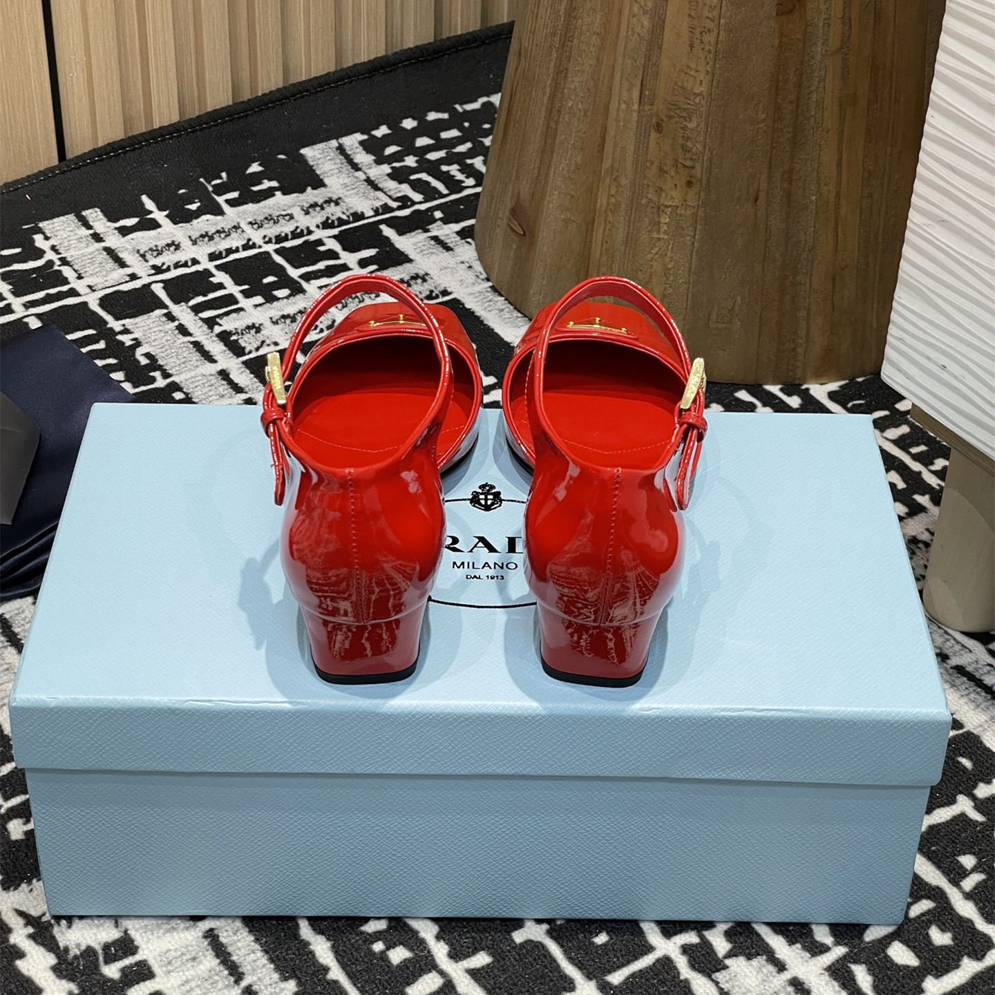 高仿Prada*1l325N方頭粗跟涼鞋3.5CM紅色免檢版
