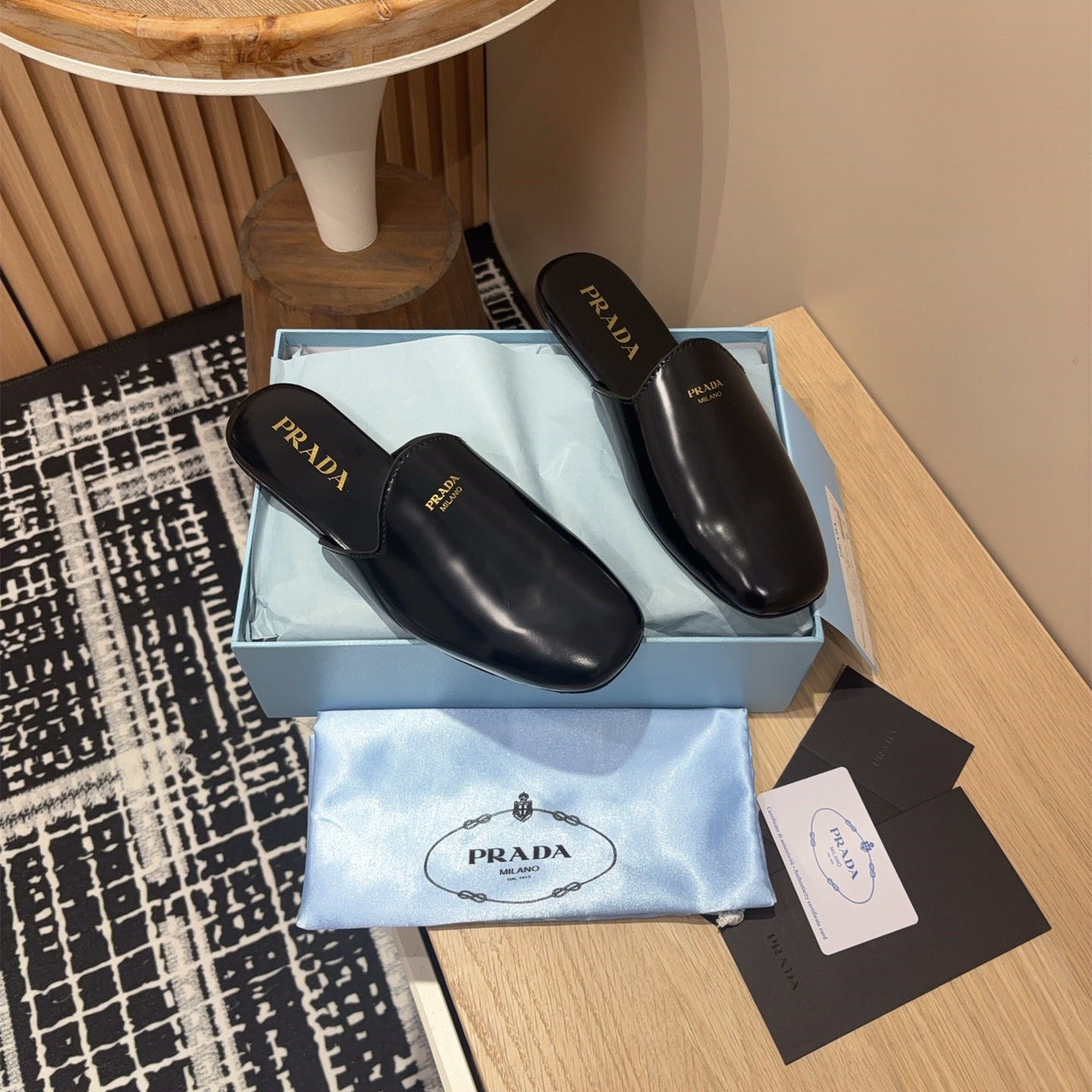 高仿Prada*2S2987圓頭皮質休閒套腳拖鞋黑色免檢版
