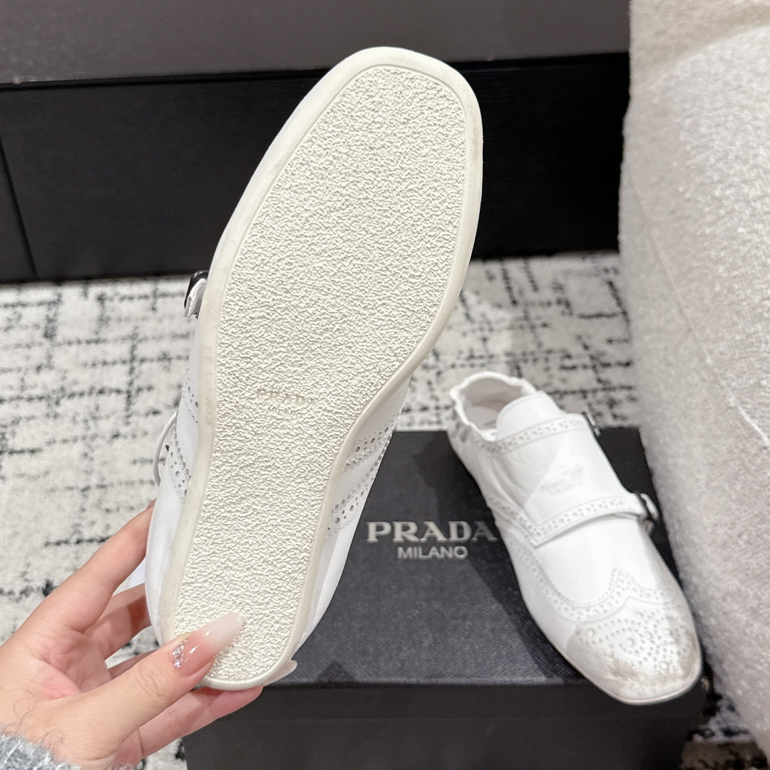 高仿Prada*2EG469C小牛皮懶人鞋白色免檢版
