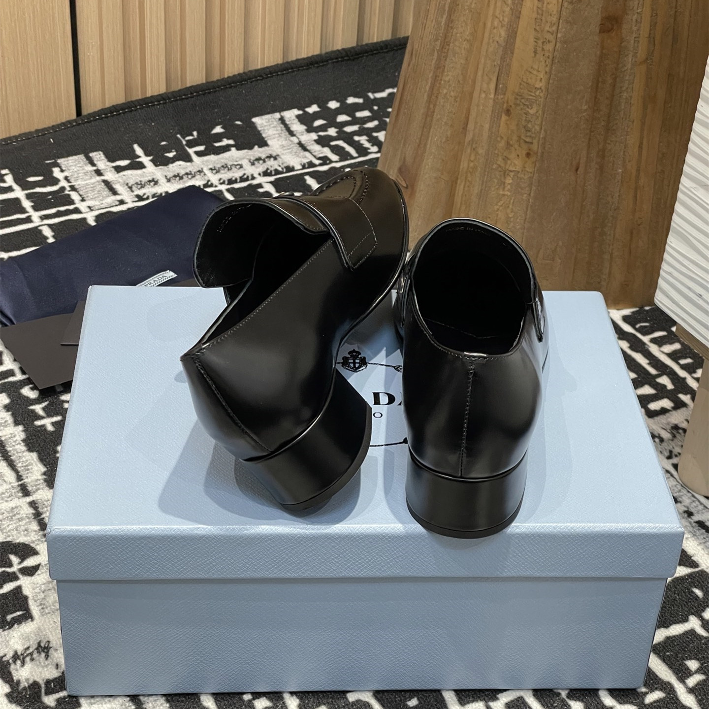 高仿Prada*1D831A方頭套腳樂福鞋3.5CM小牛皮黑色免檢版