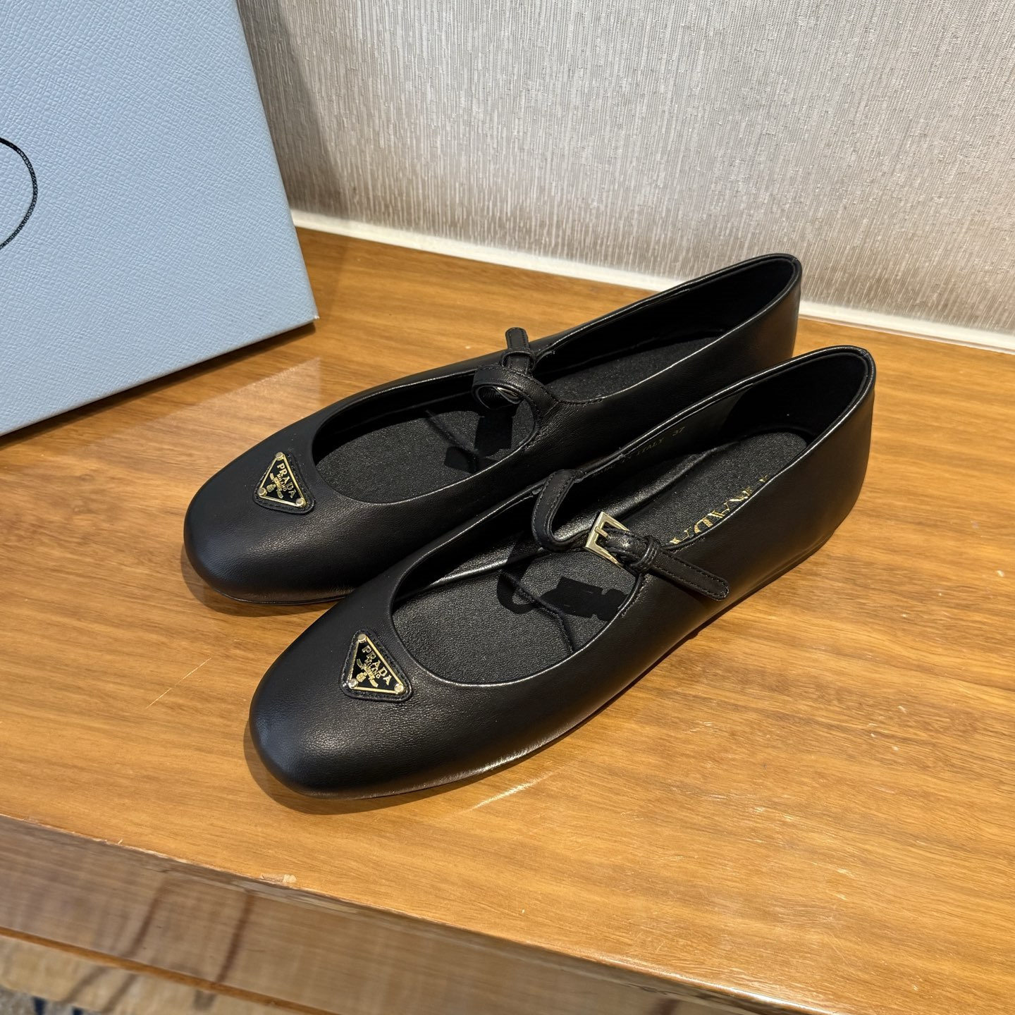 高仿Prada*NewArrival系列1F567N平底瑪麗珍鞋小牛皮黑色免檢版