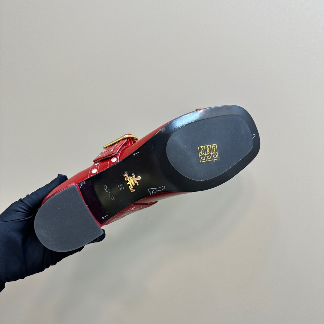 高仿Prada*Patent系列1I816C粗跟瑪麗珍鞋鞋漆皮3.5CM紅色免檢版