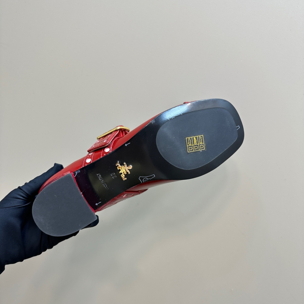 高仿Prada*Patent系列1I816C粗跟瑪麗珍鞋鞋漆皮3.5CM紅色免檢版