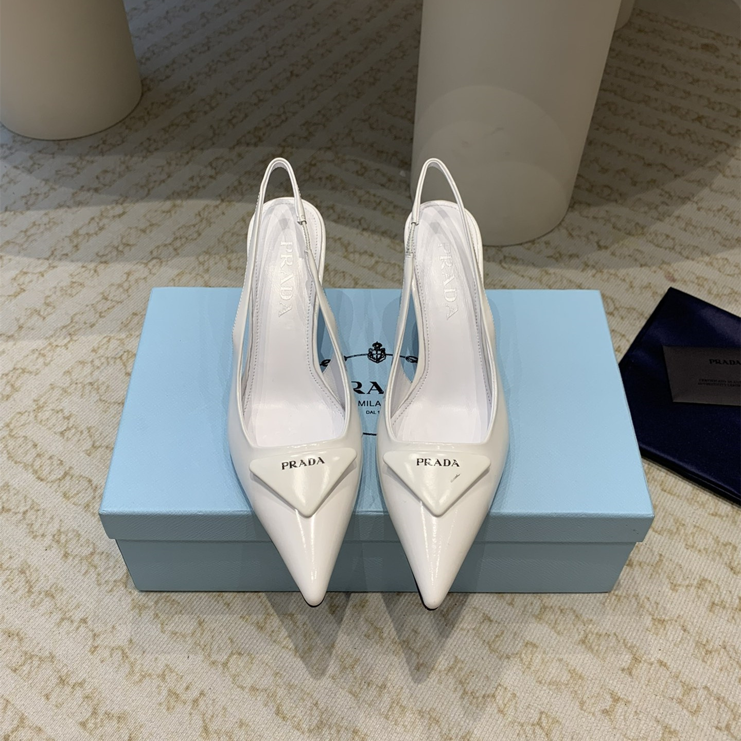 高仿Prada*1I901A露跟印花徽標高跟鞋7.5CM白色免檢版
