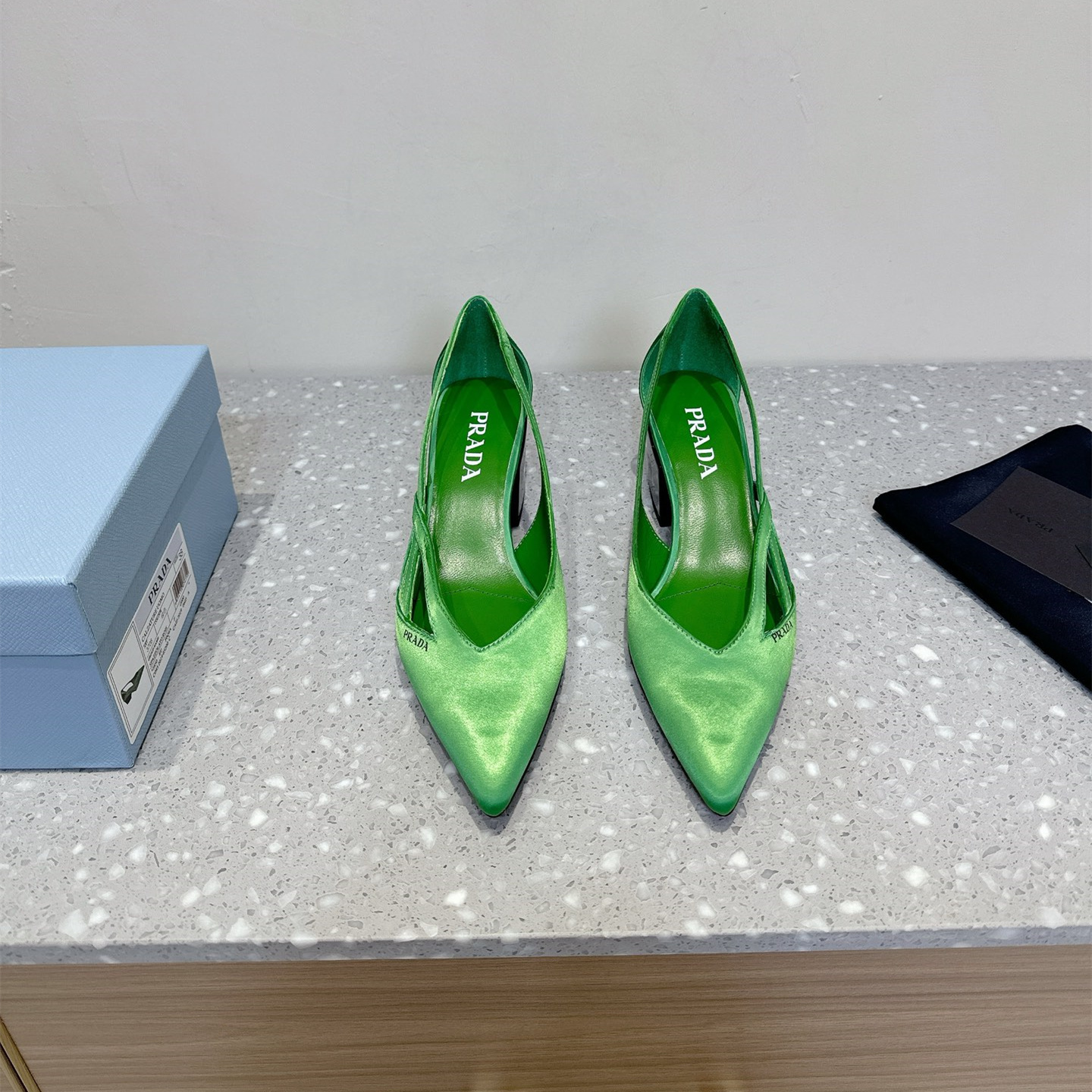 高仿Prada*1I747B尖頭粗跟高踭鞋5.5CM緞面綠色免檢版