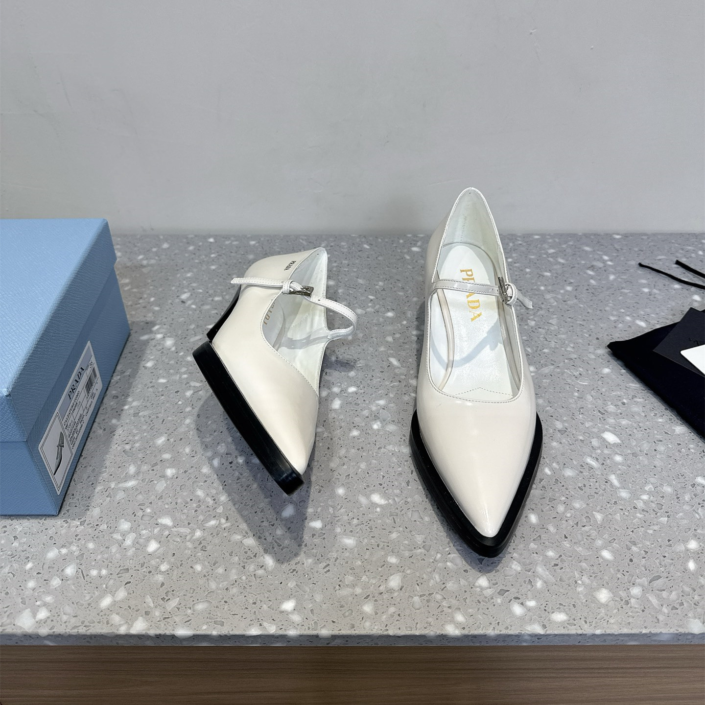 高仿Prada*1I751M尖頭錐形跟高踭鞋5.5CM白色免檢版