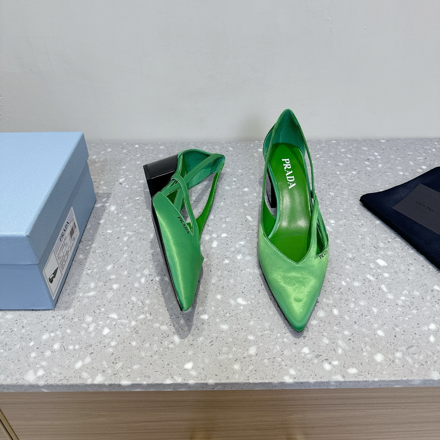 高仿Prada*1I747B尖頭粗跟高踭鞋5.5CM緞面綠色免檢版