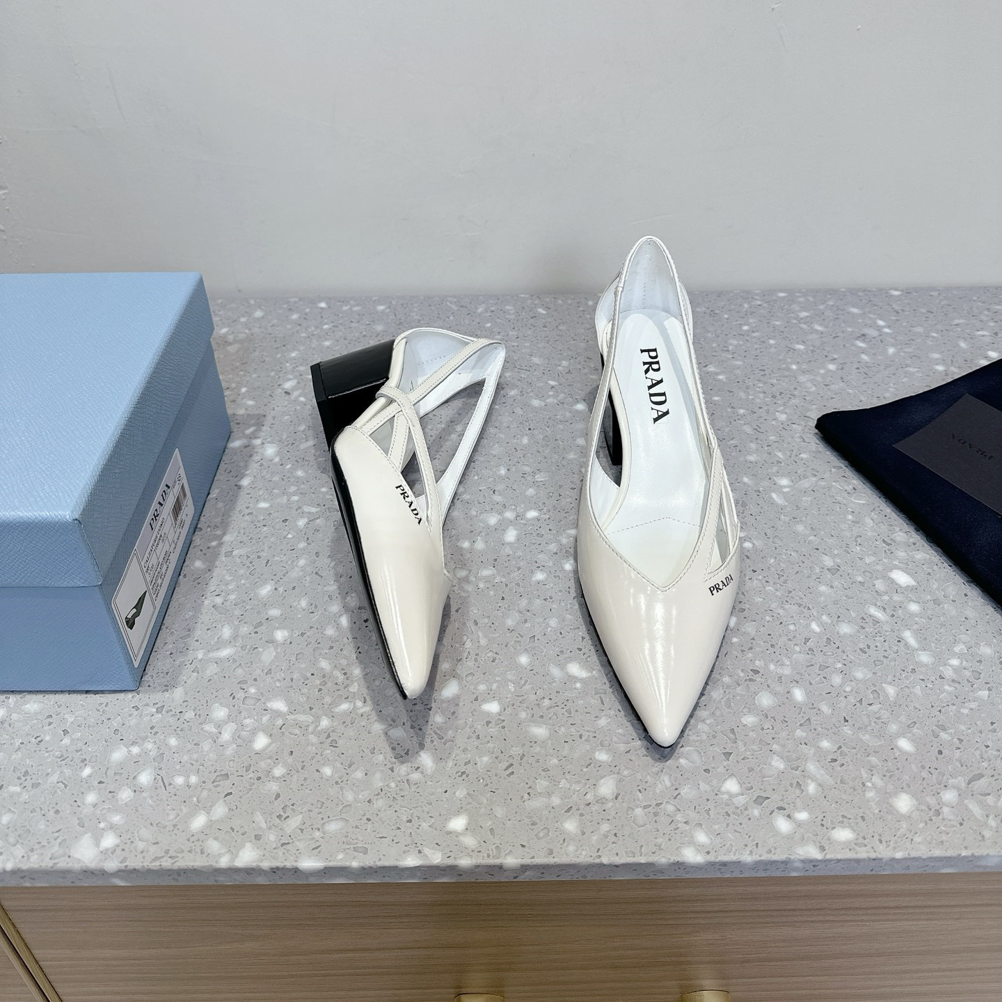 高仿Prada*1I747M尖頭粗跟高踭鞋5.5CM白色免檢版