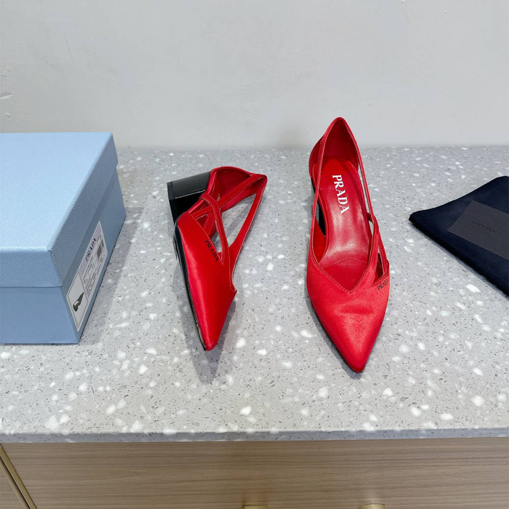 高仿Prada*1I747C尖頭粗跟高踭鞋5.5CM緞面紅色免檢版