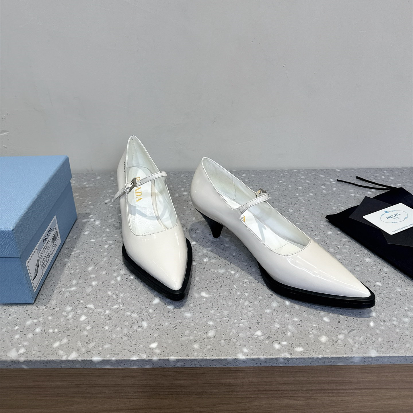 高仿Prada*1I751M尖頭錐形跟高踭鞋5.5CM白色免檢版