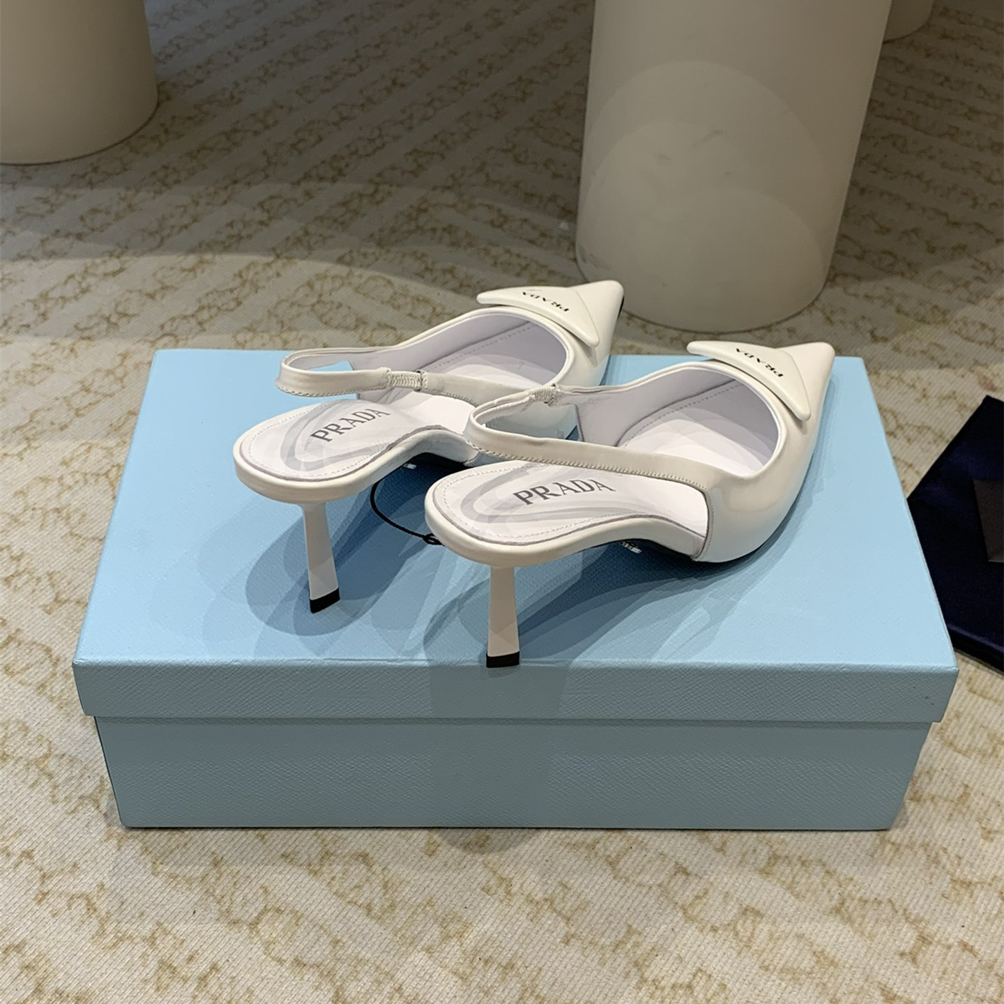 高仿Prada*1I901A露跟印花徽標高跟鞋7.5CM白色免檢版