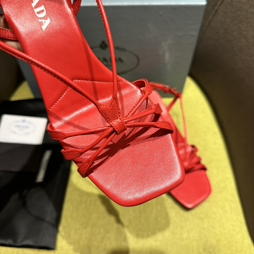 高仿Prada*1X504M方頭一字中踭涼鞋5.5CM紅色免檢版