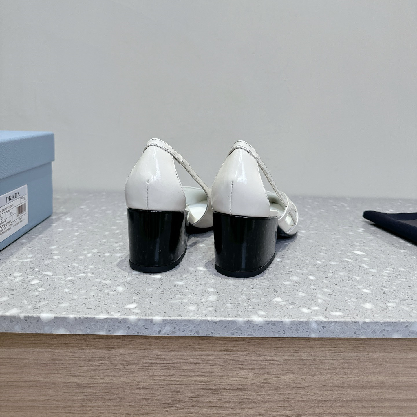 高仿Prada*1I747M尖頭粗跟高踭鞋5.5CM白色免檢版