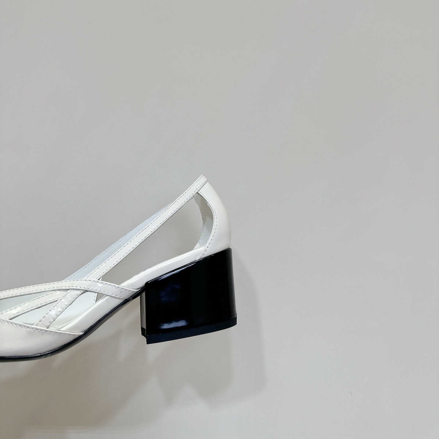 高仿Prada*1I747M尖頭粗跟高踭鞋5.5CM白色免檢版