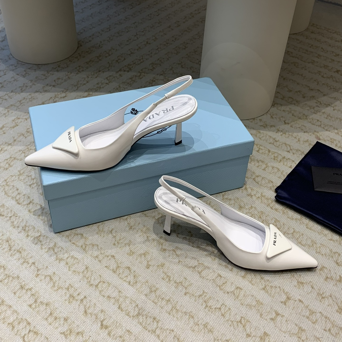 高仿Prada*1I901A露跟印花徽標高跟鞋7.5CM白色免檢版
