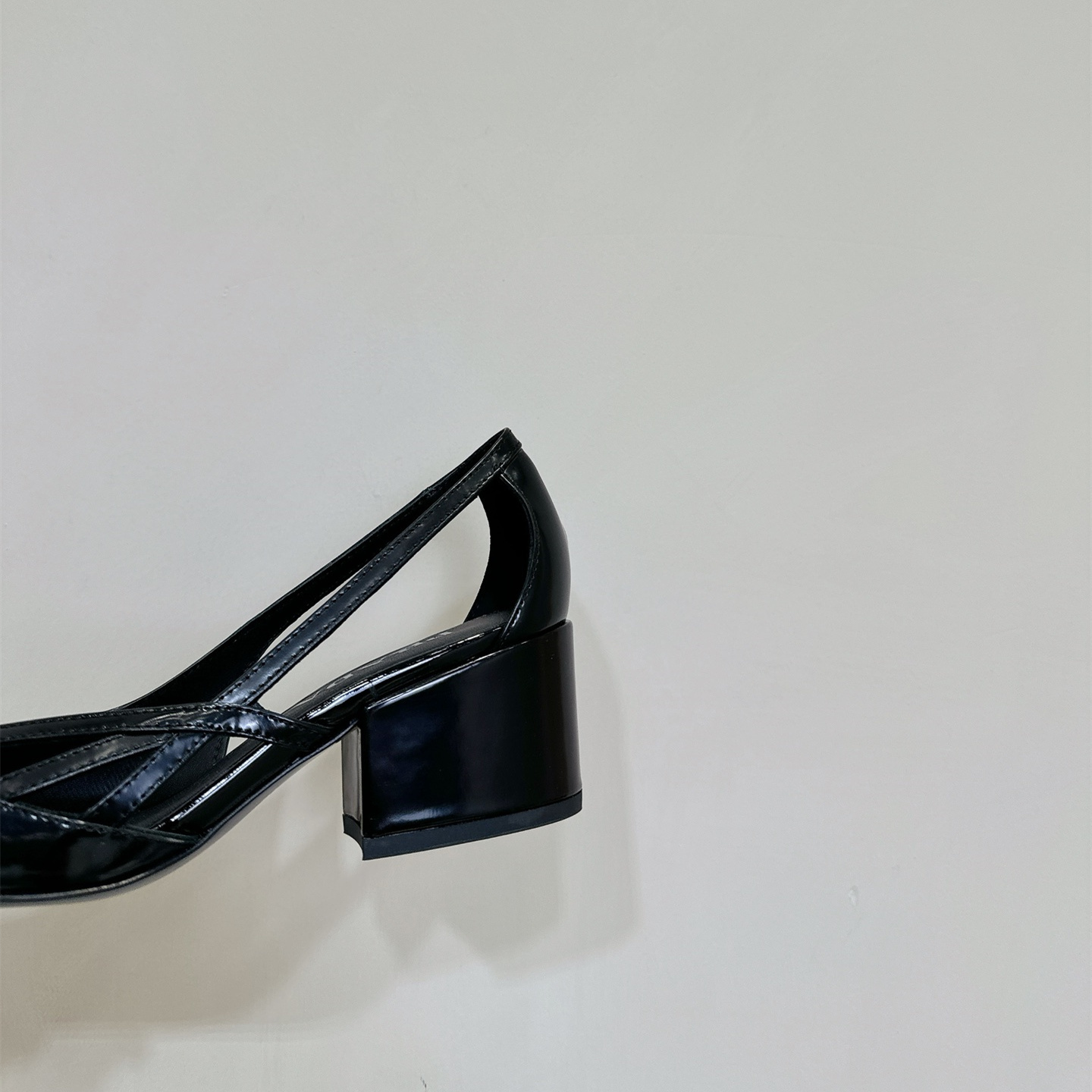 高仿Prada*1I747N尖頭粗跟高踭鞋5.5CM黑色免檢版