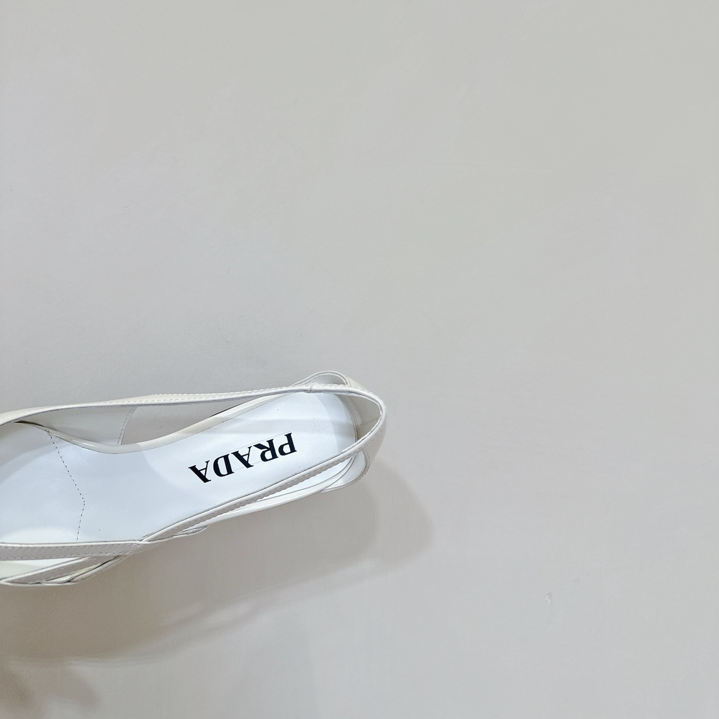 高仿Prada*1I747M尖頭粗跟高踭鞋5.5CM白色免檢版