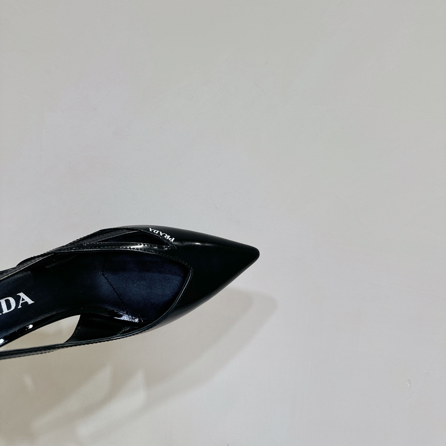 高仿Prada*1I747N尖頭粗跟高踭鞋5.5CM黑色免檢版