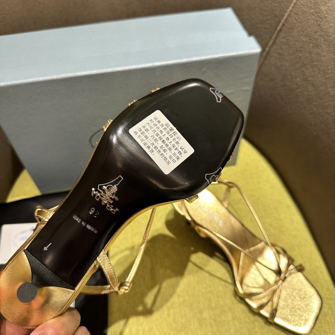 高仿Prada*1X504N方頭一字中踭涼鞋5.5CM金色免檢版