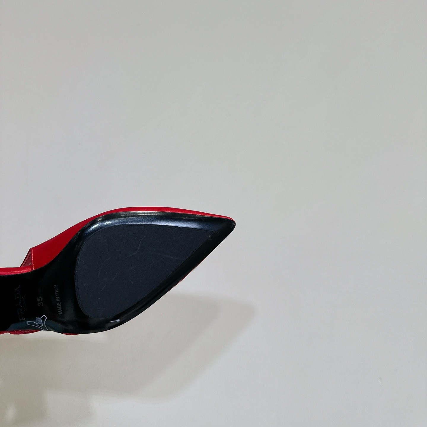 高仿Prada*1I747C尖頭粗跟高踭鞋5.5CM緞面紅色免檢版