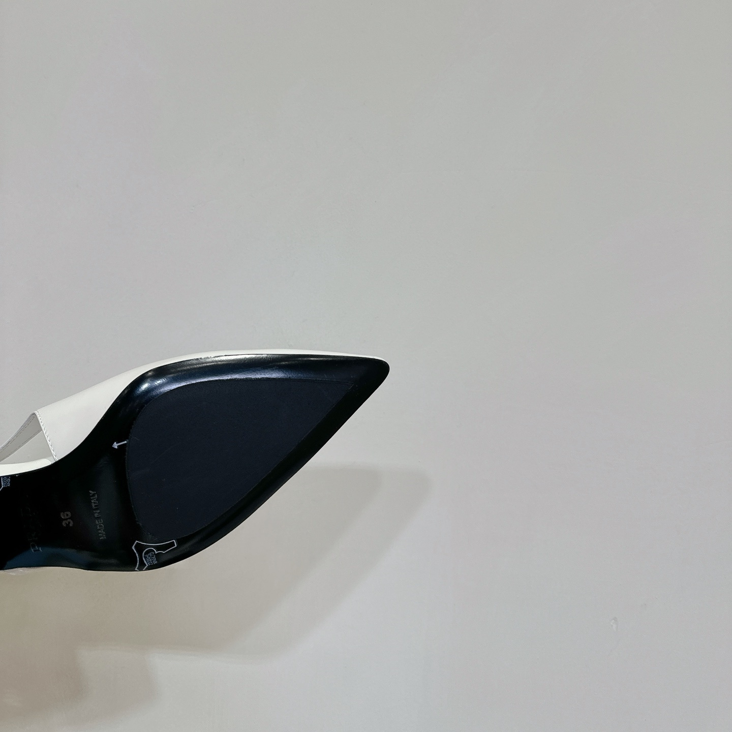 高仿Prada*1I747M尖頭粗跟高踭鞋5.5CM白色免檢版