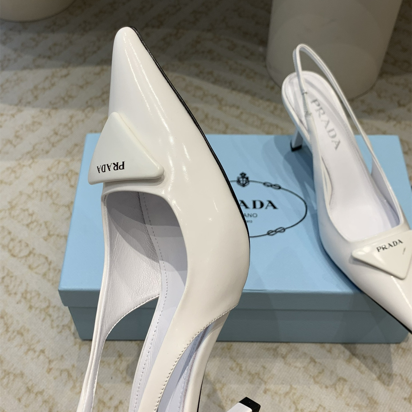高仿Prada*1I901A露跟印花徽標高跟鞋7.5CM白色免檢版