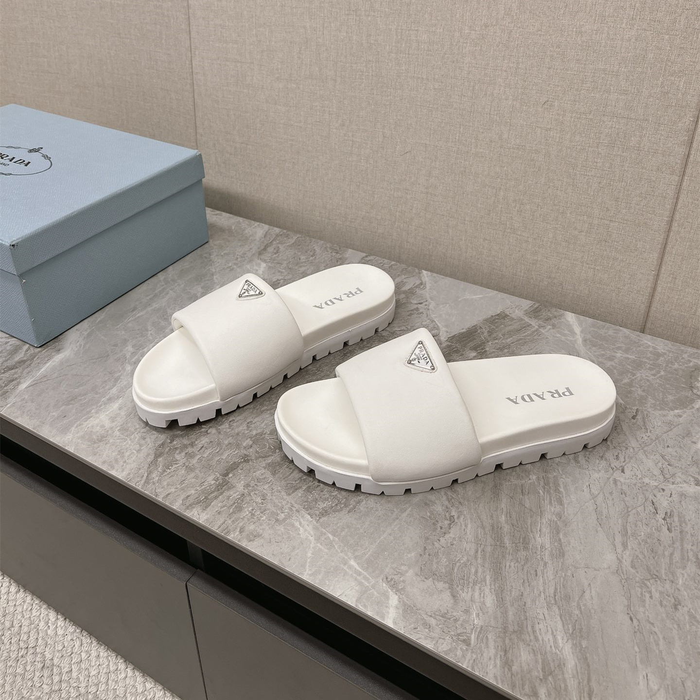 高仿Prada*2X3099M男女同款拖鞋徽標白色免檢版