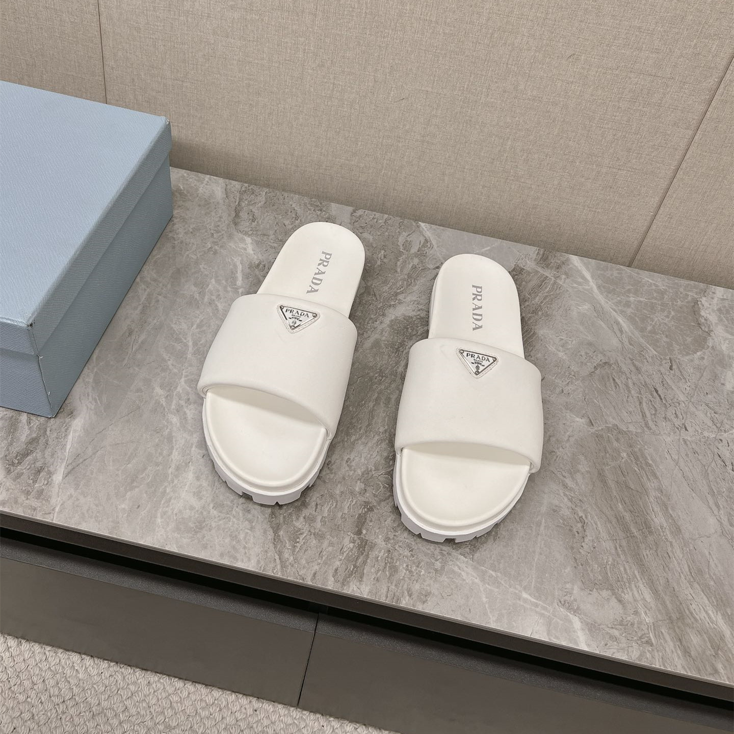 高仿Prada*2X3099M男女同款拖鞋徽標白色免檢版