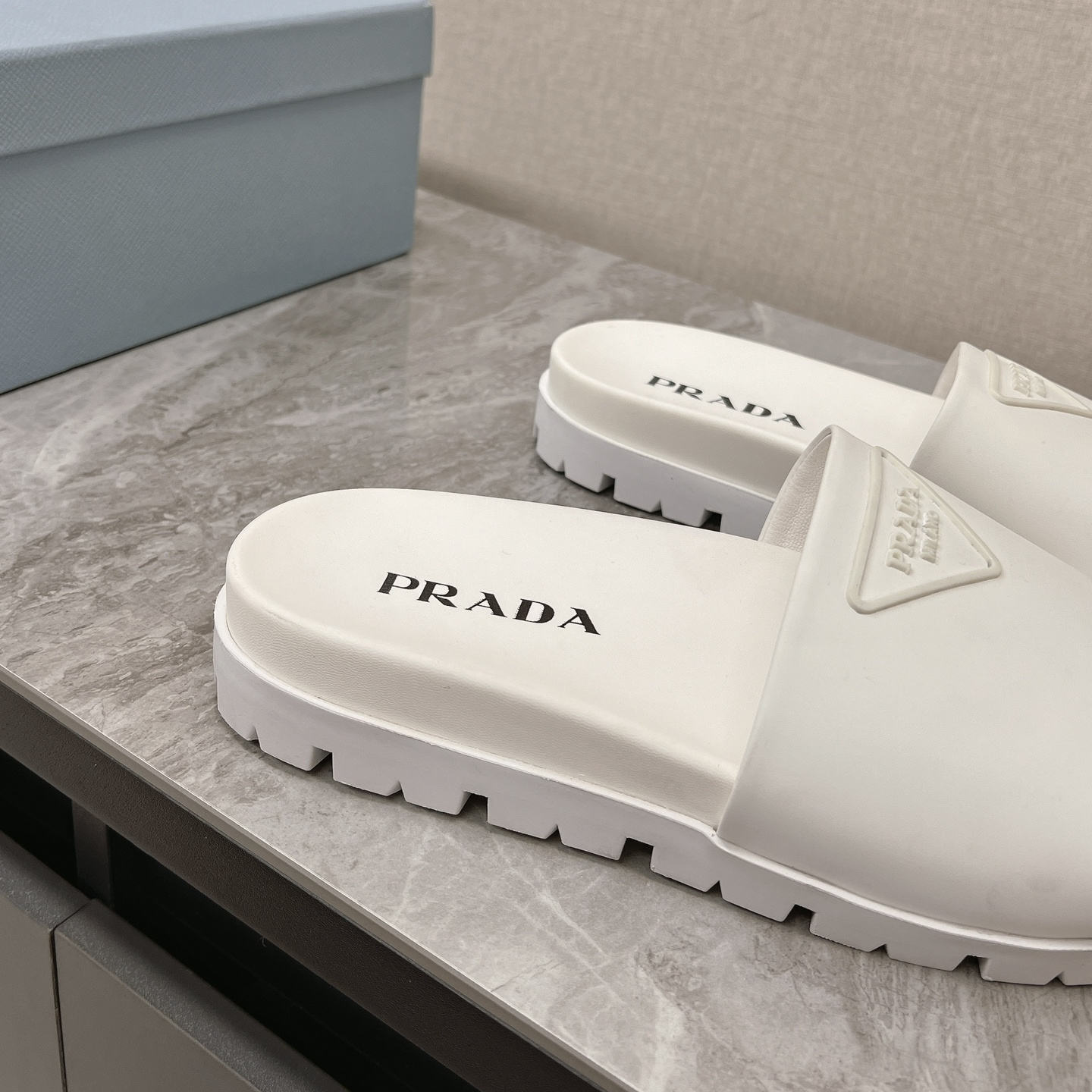高仿Prada*2X3085M男女同款拖鞋立體字母白色免檢版