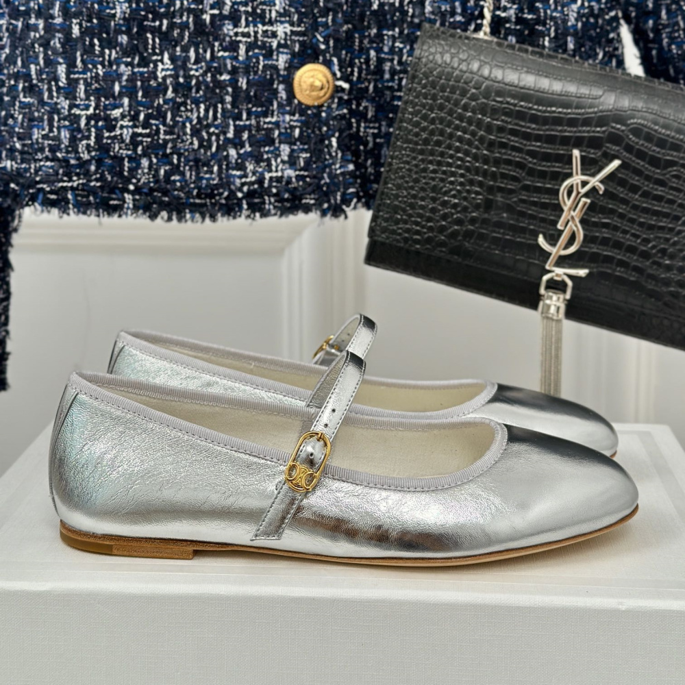 高仿Celine*345703555復古瑪麗珍單鞋金屬漆銀色免檢版