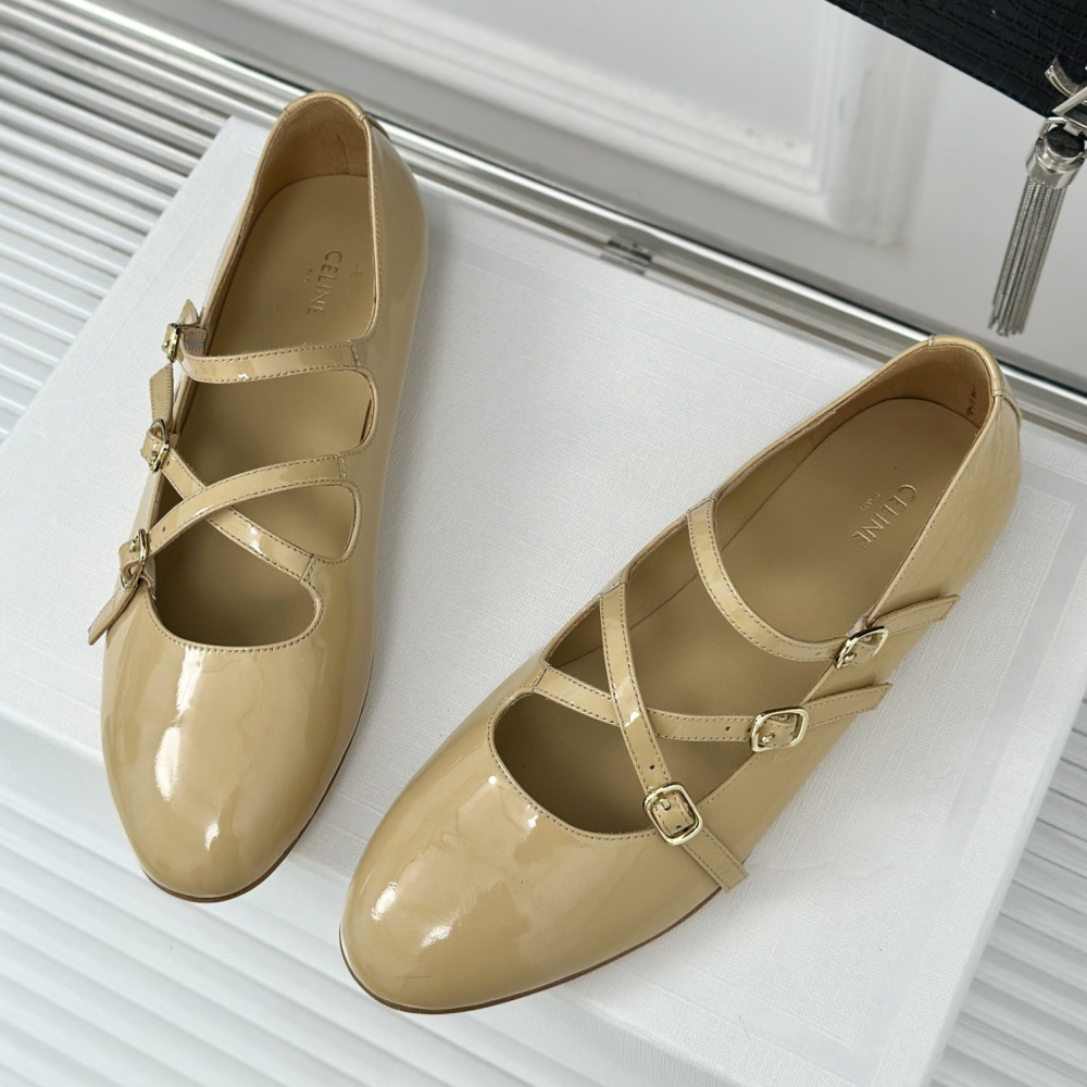 高仿Celine*360194584塔扣瑪麗珍單鞋小牛皮漆皮黃色免檢版